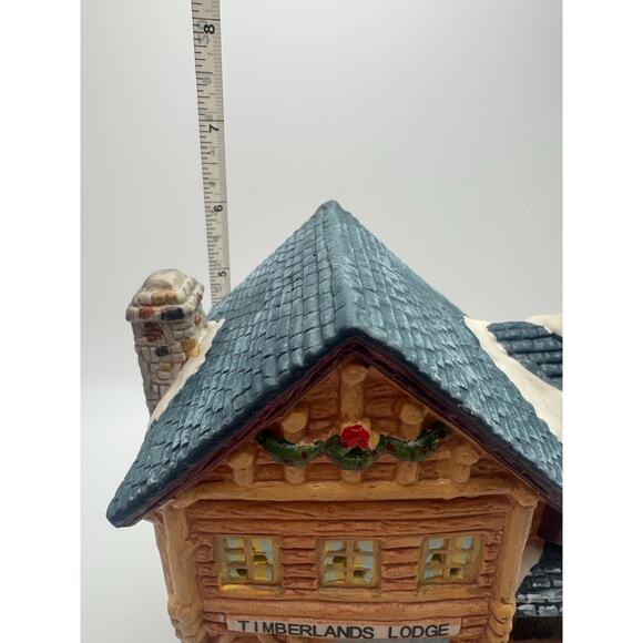 Christmas Streets 2005 Collection Porcelain Lighted House. - Picture 7 of 8